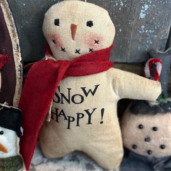 Primitive Christmas Decor - Total of 24 Pieces - Picture 3 of 10